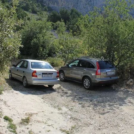 Дом отдыха Family Friendly House With A Parking Space Gornji - Podpec, Makarska - 6915 *