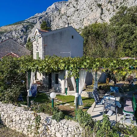 Family Friendly House With A Parking Space Gornji - Podpec, Makarska - 6915 * Tucepi