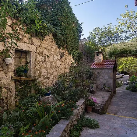 Holiday home Family Friendly House With A Parking Space Gornji - Podpec, Makarska - 6915 *