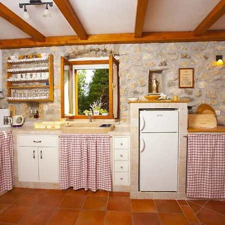 Дом отдыха Family Friendly House With A Parking Space Gornji - Podpec, Makarska - 6915