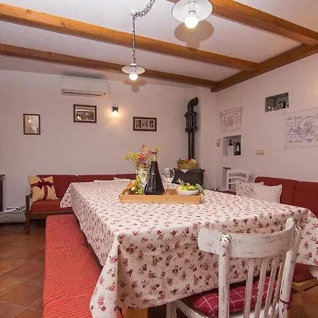 Дом отдыха Family Friendly House With A Parking Space Gornji - Podpec, Makarska - 6915 Тучепи